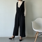 ブラウジングできるＶネックサロペットパンツ 黒