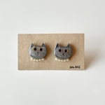 〈NEW〉ワガママニャンコ  猫ピアス　グレー猫　イヤリング　パール首輪
