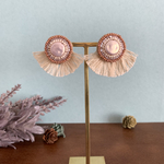 ビーズ刺繍＊ピンクベージュ☆フリンジ ピアス