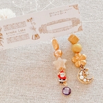 ✳︎ サンタと月 クリスマス お洒落ゴールド 樹脂ピアス ✳︎