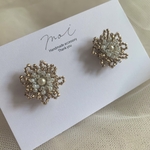 つぶつぶ立体お花　ビーズピアス