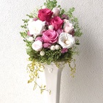 プリザーブドフラワーの縦型アレンジ：オールプリザーブドフラワー薔薇ピンク白プレゼント誕生日結婚式サプライズギフト