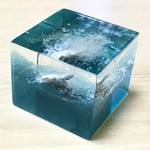 ザトウクジラ飛ぶ海のキューブ(なかなか良きグリーン)