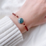 ノームの瞳に映る景色・天然石のマクラメブレスレット