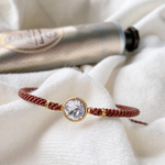 境を越えて届けられるクリスタルスワロフスキーの組紐ブレスレット