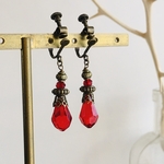 再再再再販　＊イロアソビ＊ ちょっとゴシックな赤 ピアス イヤリング