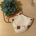 シルク❤️ローズ色ゴム使用🌹バラ柄刺繍がさりげなくゴージャスなマスク★結婚式・花嫁・ブライダル・ドレスに❤︎ 保湿　肌荒れ防止　UVカット効果！❤︎数量限定❤︎