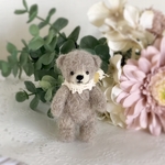 羊毛フェルト　抱っこ用babyくまちゃん　ブライスアウトフィット