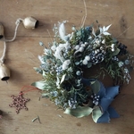 winter harf wreath 針葉樹とアンティークベルのハーフリース　ドライフラワー　ギフト　プレゼント　クリスマス　ツリー