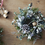 winter wreath 針葉樹とアンティークベルのリース　ドライフラワー　ギフト　プレゼント　両親贈呈品還暦　誕生日　敬老の日