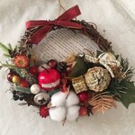 少し大きめクリスマスリース（限定2個　英字新聞を添えて）