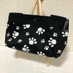 可愛い足跡通常サイズバッグインバッグ。