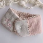 ちょうちょ刺繍のナチュラルキッズマフラー☆ベビーマフラー☆2020☆女の子