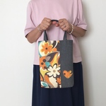 レトロな花柄のトートバッグ