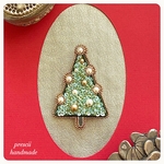 ビーズ刺繍ブローチ　Fir Tree (green)
