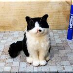 羊毛フェルト　猫　小太りなハチワレ猫さん　ねこ　ネコ　猫フィギュア