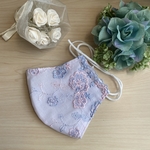シルク❤️ピンク＆ブルーの華やか♡綺麗マスク🌹フィルター内蔵！保湿・肌荒れ防止・UVカット効果 軽く息がしやすい　結婚式・ブライダル・おしゃれマスク