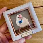 ミニ原画 ＞ リアル絵：小鳥／ぶんちょうちょうちょうちょうちょうちょうかわいい（文鳥町長、蝶々、超かわいい）