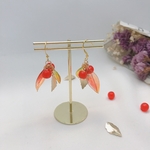 秋の深まり 木の葉と木の実のピアス(イヤリング)