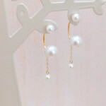 揺れるパールとバックキャッチピアス ◇チタン シンプル