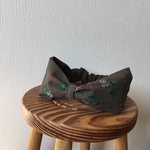 ヘアバンド　冬のおめかしの刺繍