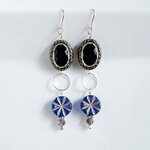 送料無料＊1ペアのみ☆サークルフープとアンティーク風ビーズのちょい大ぶりピアス/イヤリング(ブルー×ブラック)