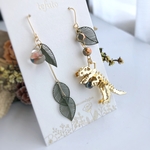 ティラノサウルスのアシメピアス/イヤリング