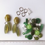 //ビーズ アソート//グリーン系 ハンドメイドパーツ ビーズ アクリル 素材 ピアス イヤリング おおぶり カボション 個性的 a-84