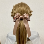 ミルクティー色の大人可愛い揺れるヘアリボンポニーフック