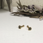 天然シェルの軟骨ピアス