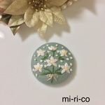 クリスマスローズの花刺繍　ブローチ／ヘアゴム