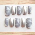 ネイルチップ 再販 《 グレー 雪の結晶 シルバー クリスマス 冬 ウィンター 》