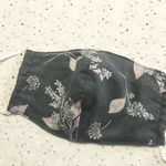 大人用マスク　コーデュロイの花柄　グレー