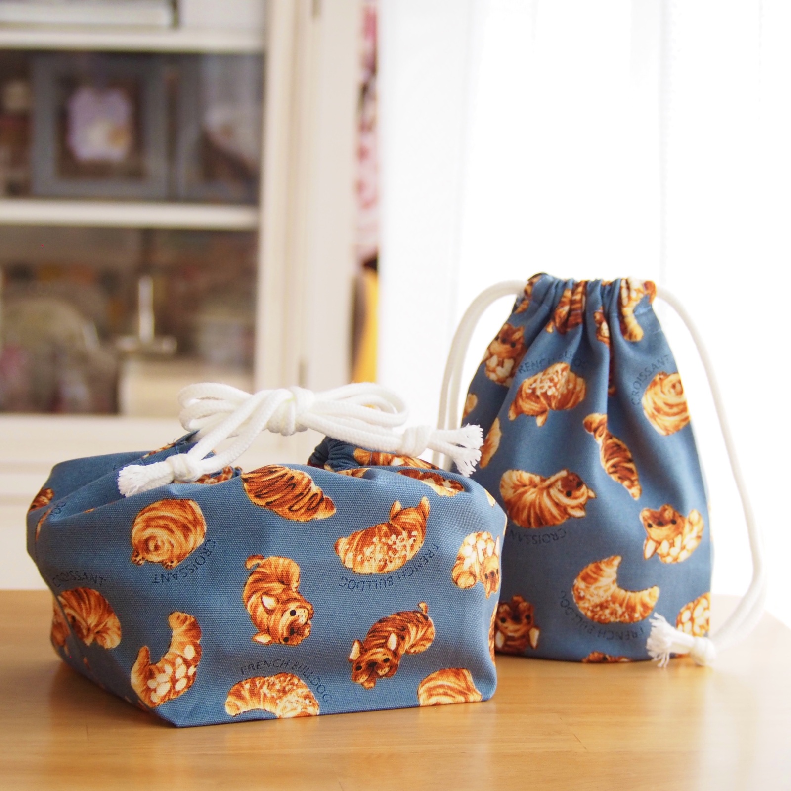 更紗柄 ハンドメイド 巾着 バッグ【新品・未使用】 20cm×15cmサイズ》マチなし巾着袋♡さわやかボーダー×ドット柄