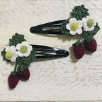 いちごヘアピン ＊苺＊ヘアクリップ＊ベビークリップ＊刺繍糸