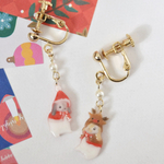 クリスマスうさぎのアシンメトリーイヤリング／ピアス／マスクチャーム