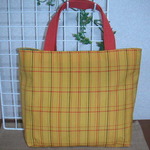 ウール着物布＊裏地鶯色・持ち手夕日色　ミニバッグ　b56