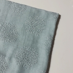 ダブルガーゼ　刺繍水色