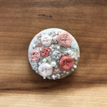 ビーズ刺繍 ピンクローズ（ヘアゴム/ブローチ）