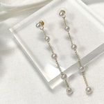 ロングパールチェーン　ピアス