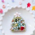 クリスマスツリーちゃんのブローチ(赤い手袋)