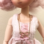 12/25までSALE 新作　1/6ドール用(1/3ドール用)リボンモチーフ　ミニチュアペンダントネックレス  イエローゴールドカラー(オビツ24〜48)リカちゃん