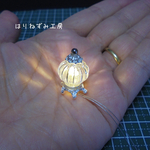 LED組込・電池式★銀のテーブルランプ かぼちゃランタン風★光るミニチュアライト（1/12）卓上ランプ・パンプキン・ドールハウス・照明器具
