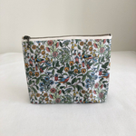 台形にならないマチ付きポーチ　リバティ　ケイツビー