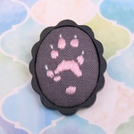 フェレットの肉球刺繍ブローチ（ブラック）