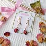 いちご×ビジューの耳飾り✨