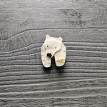 黄色いビーズの腕輪シロクマ本革ブローチ