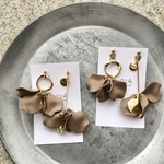 花びらピアス☆ブラウン×ゴールド