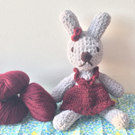 赤いドレスのうさぎ