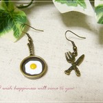 ☆目玉焼きとナイフ・フォークのピアス☆